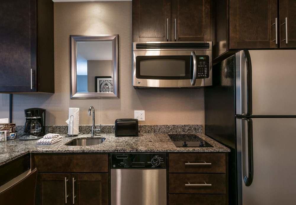 Residence Inn By Marriott Boston Нидем Экстерьер фото