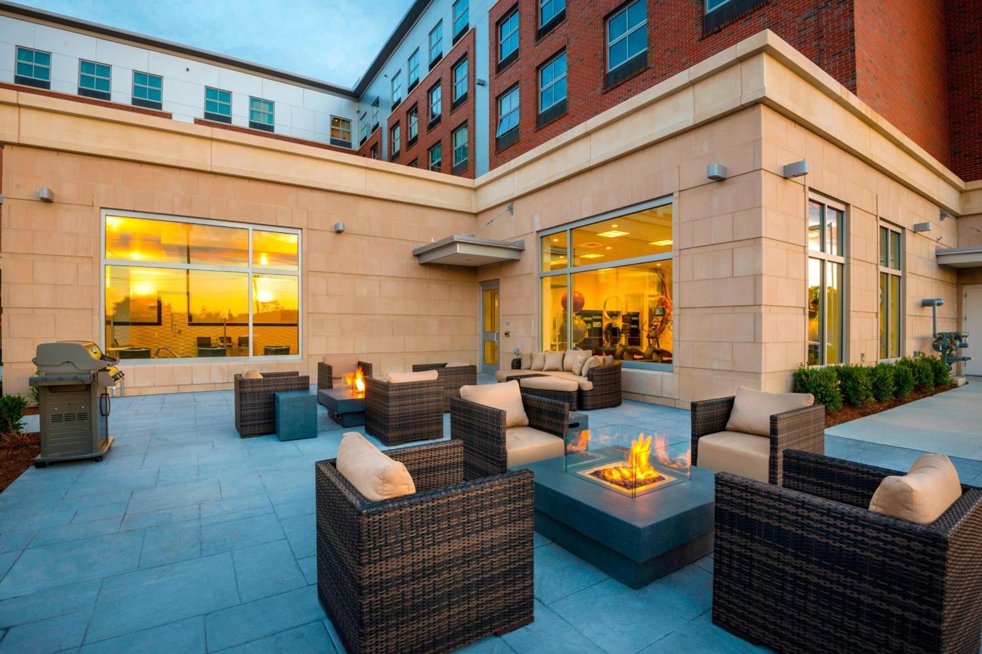 Residence Inn By Marriott Boston Нидем Экстерьер фото