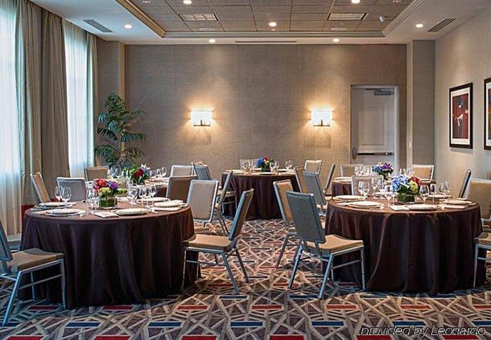 Residence Inn By Marriott Boston Нидем Экстерьер фото