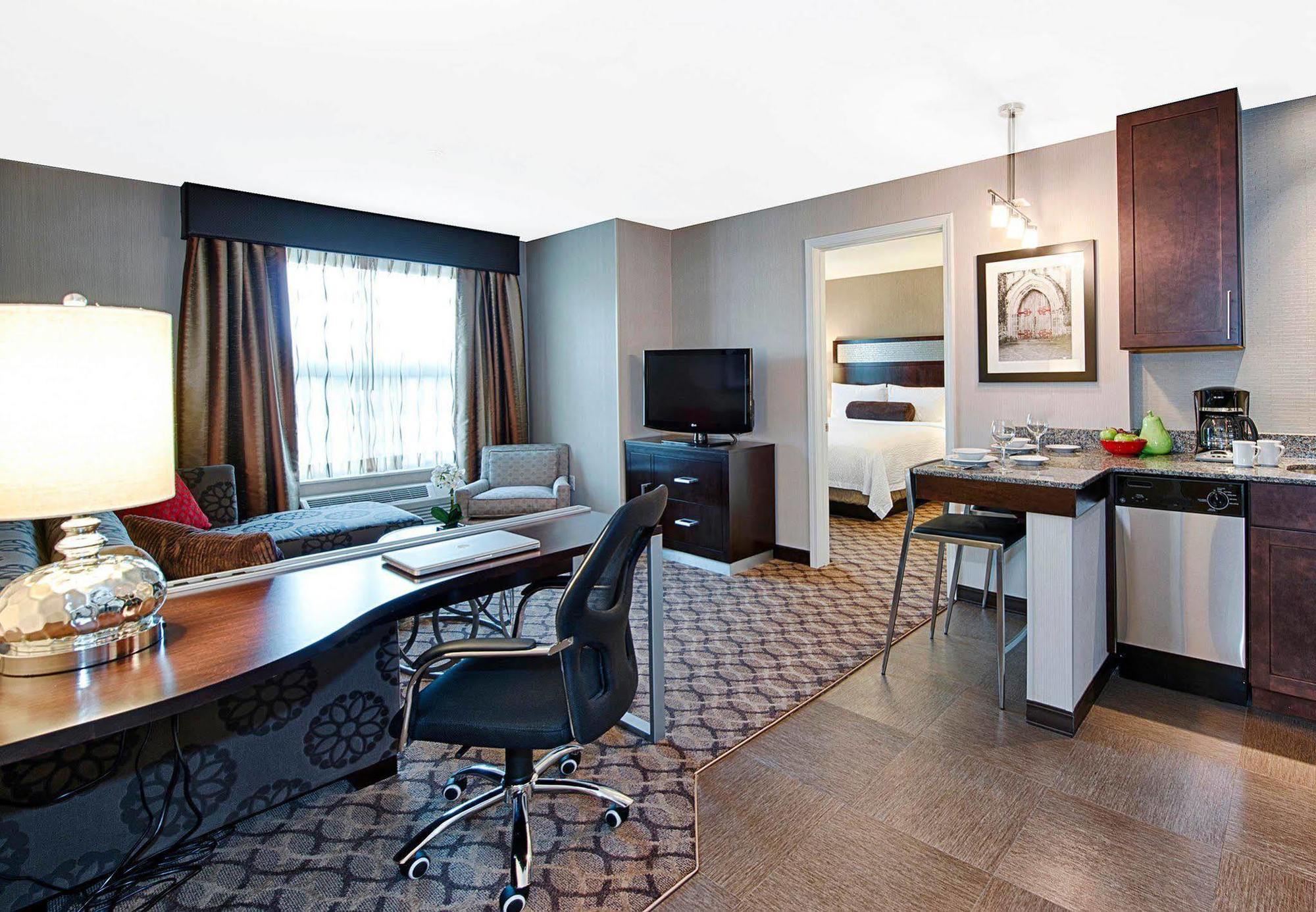 Residence Inn By Marriott Boston Нидем Экстерьер фото