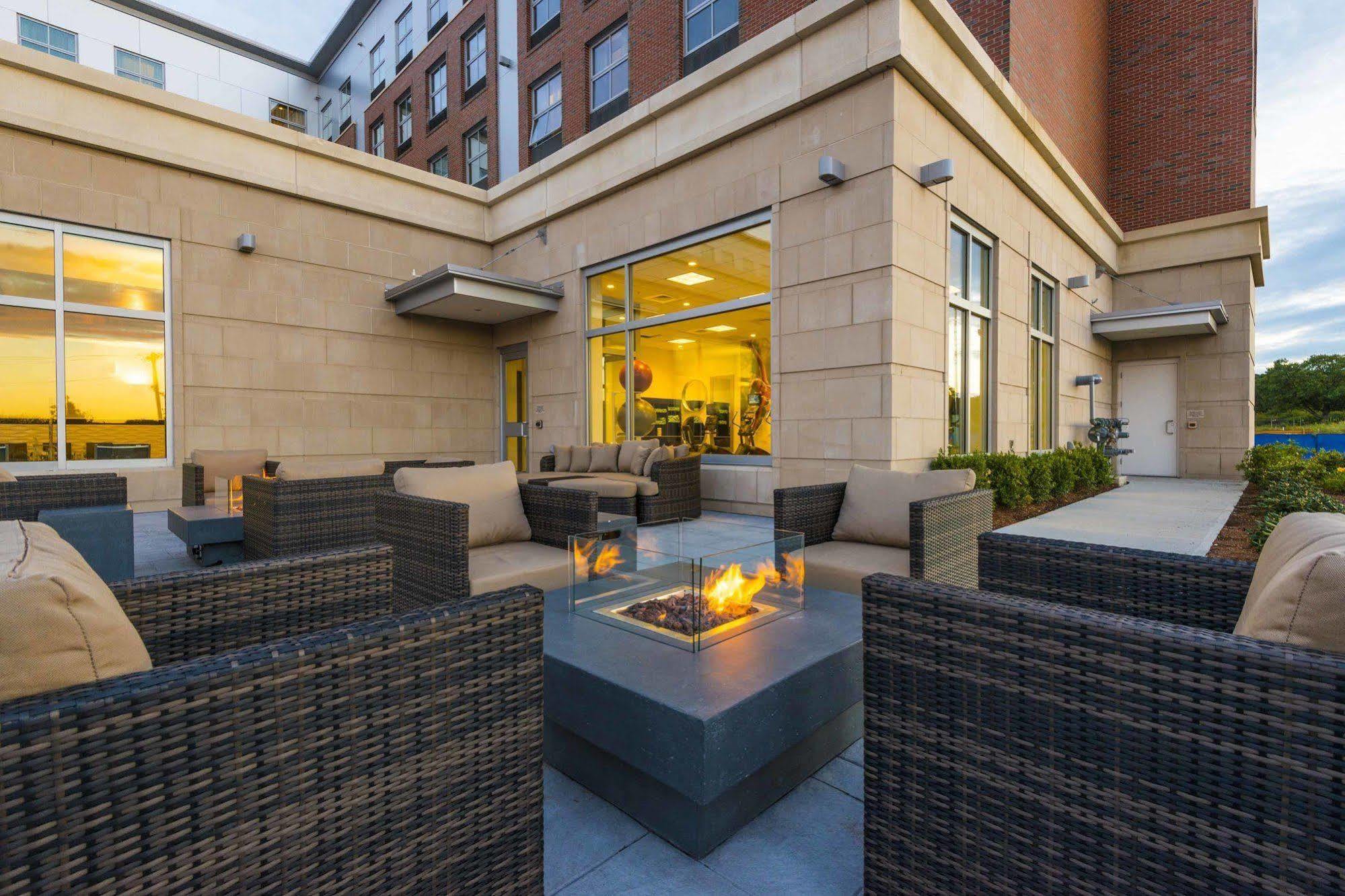 Residence Inn By Marriott Boston Нидем Экстерьер фото